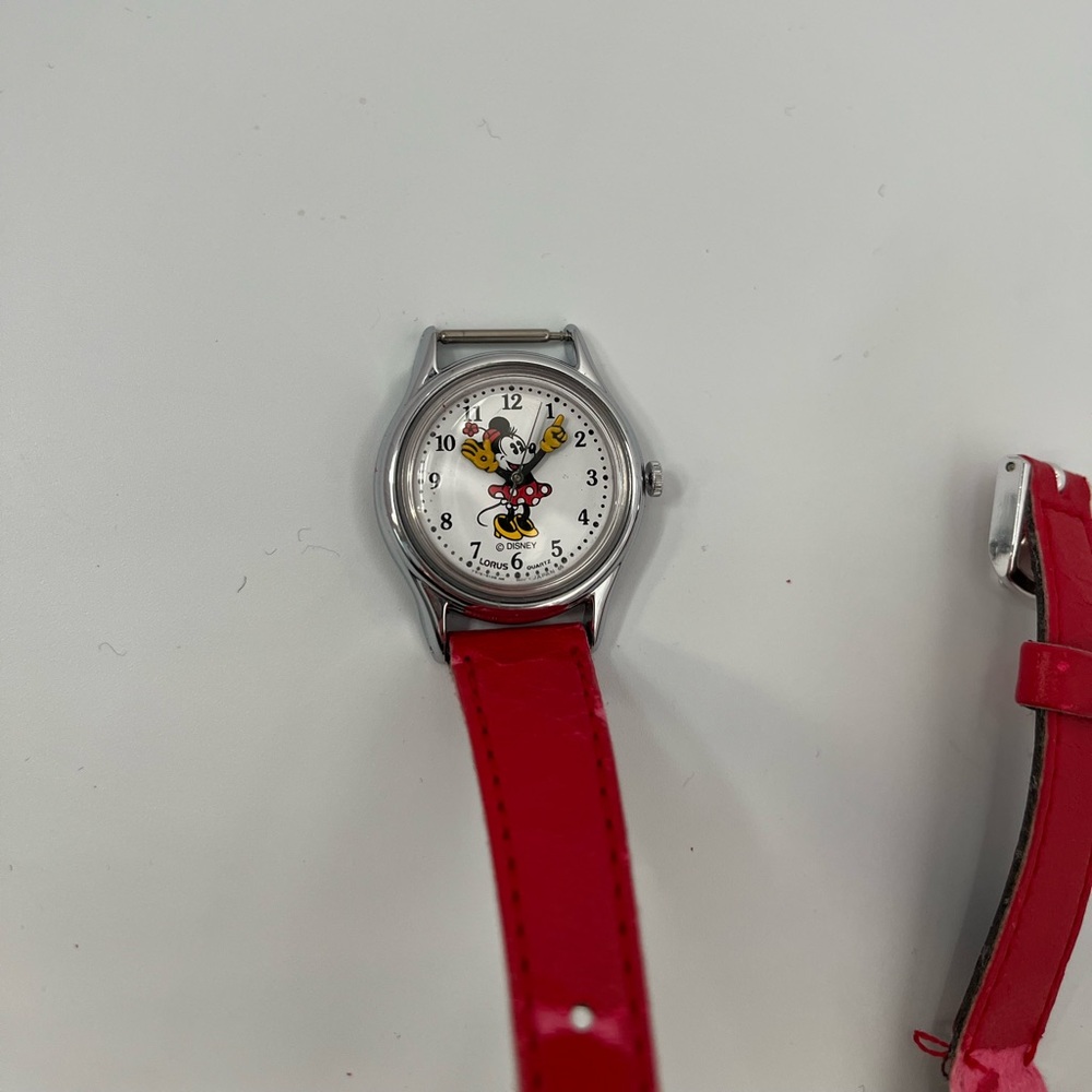 Vintage Disney Lorus Minnie Mouse watch - Picture 2 of 4